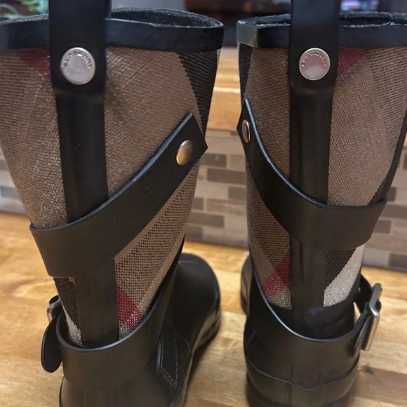 Burberry women’s boots size 8  with Free COA included !!! - Picture 4 of 12